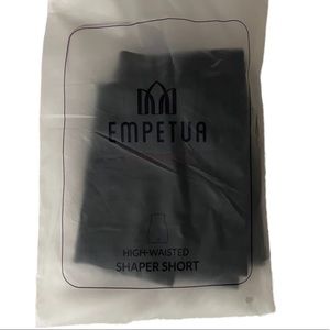 Empetua High waisted shaper shorts